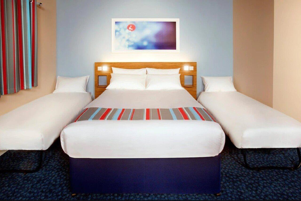 แทรเวลลอดจ์ เบอร์มิงแฮม ยาร์ดเลย์ Hotel ภายนอก รูปภาพ